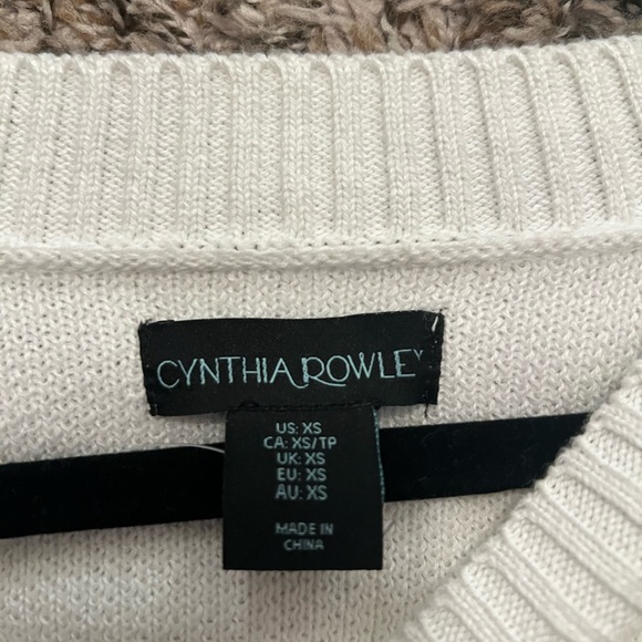Cynthia Rowley White Crewneck Sweater with Black Floral Outline Stitching - Picture 3 of 3